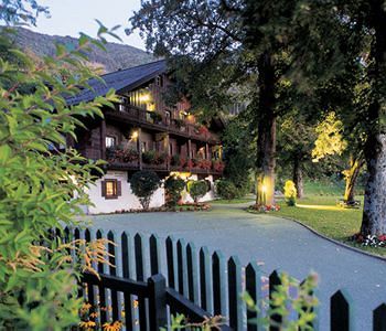 Hotel Romantik Gersberg Alm Ueber Mit Outdoorpool 4*